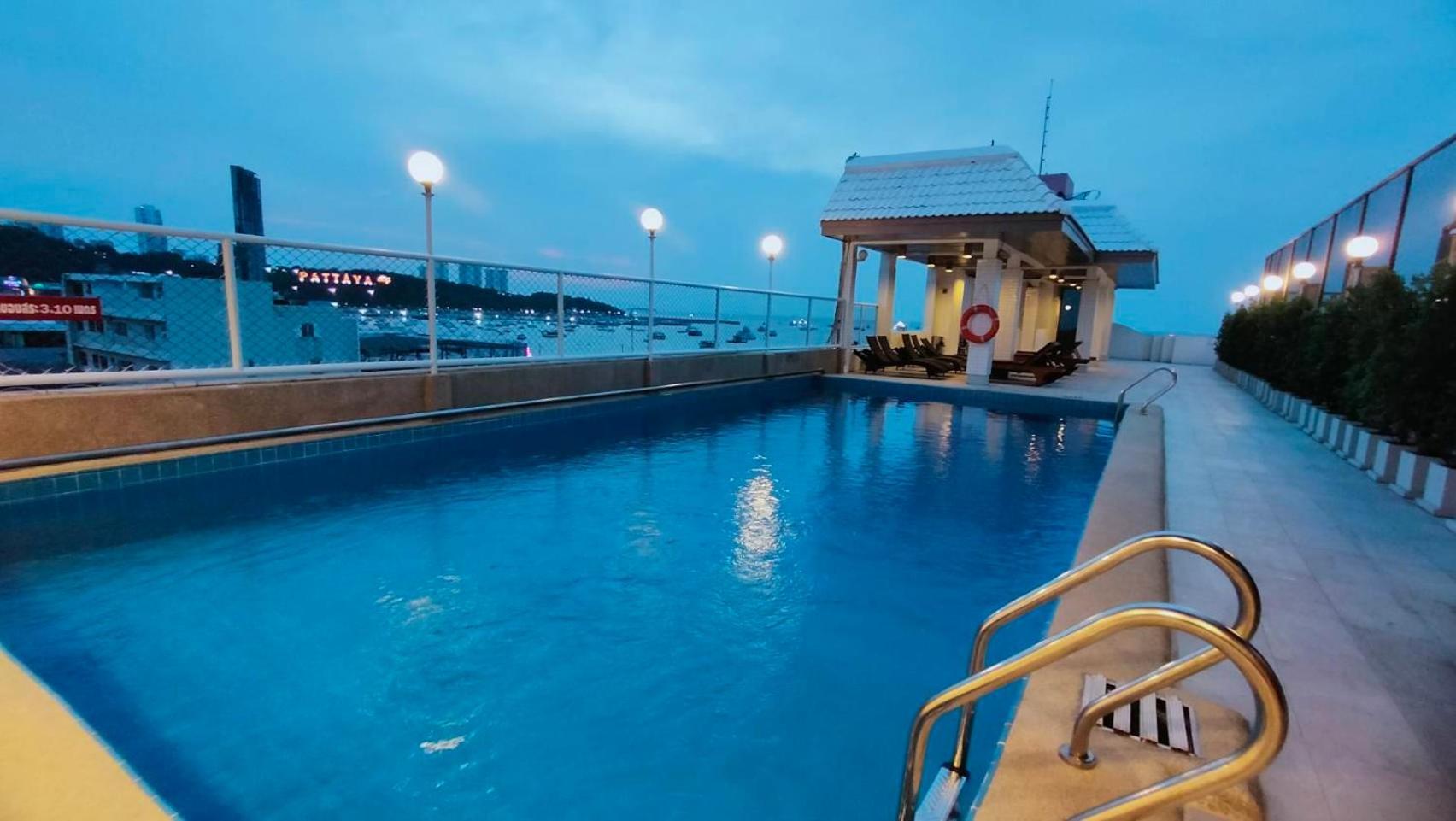 Cloudotel Walking Street Pattaya Exterior photo